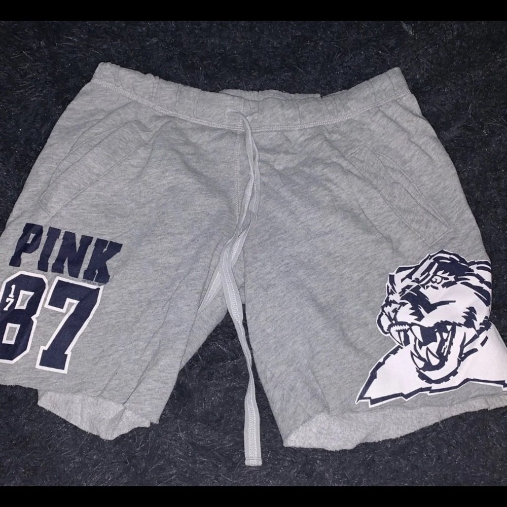 PINK Sweatshort